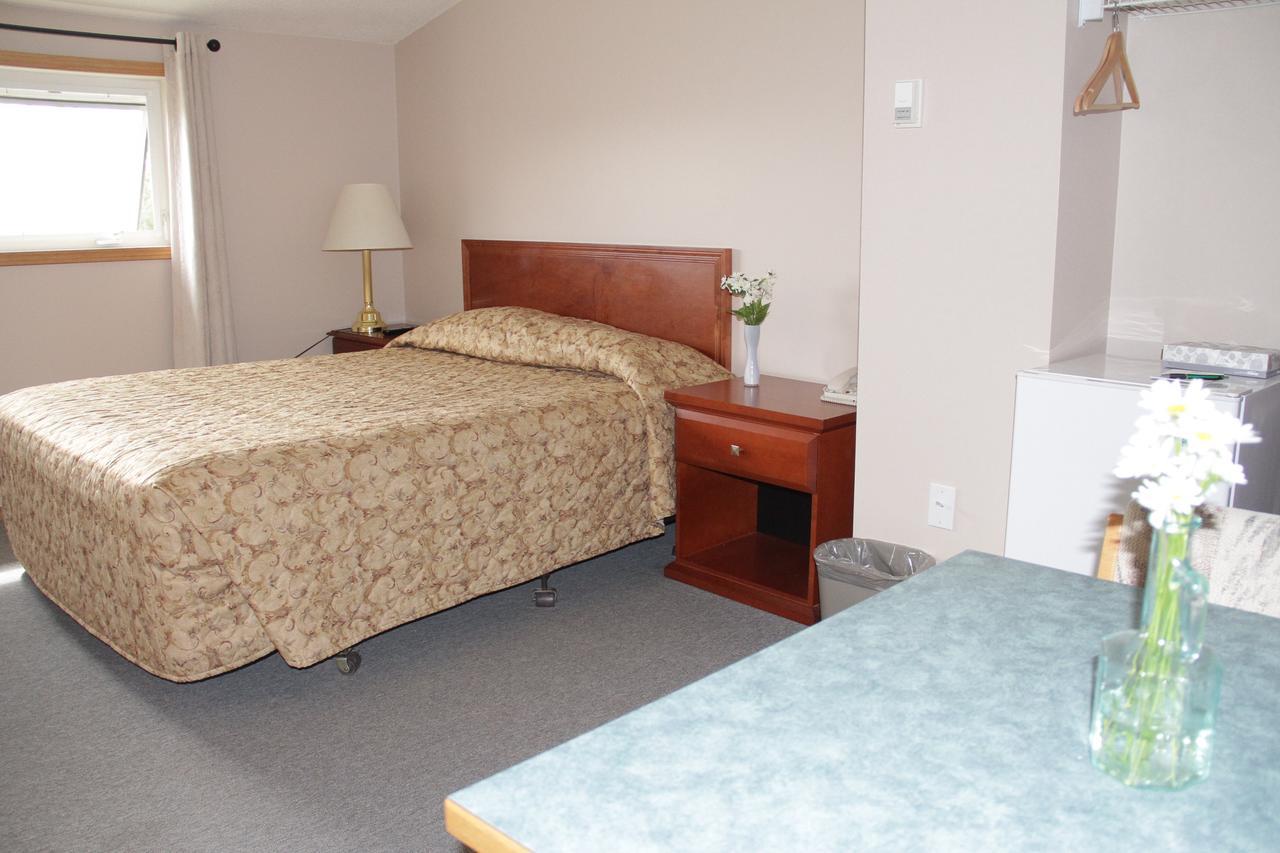 Garden Court Motel Manning Εξωτερικό φωτογραφία
